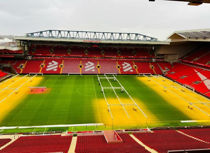 记者：邓卓翔尚未与三镇有进一步沟通，三镇目前也没换帅消息（记者：邓卓翔与三镇暂无进一步沟通，球队暂未有换帅动向）