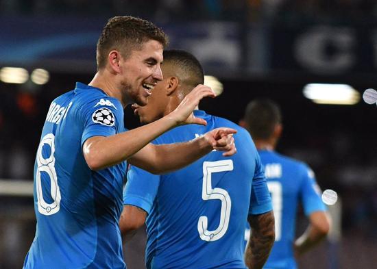 于根伟谈于汉超退役：联赛收官战的拥抱，有我对他的敬意（于根伟谈于汉超退役：联赛末轮那次拥抱，是我向他表达敬意）