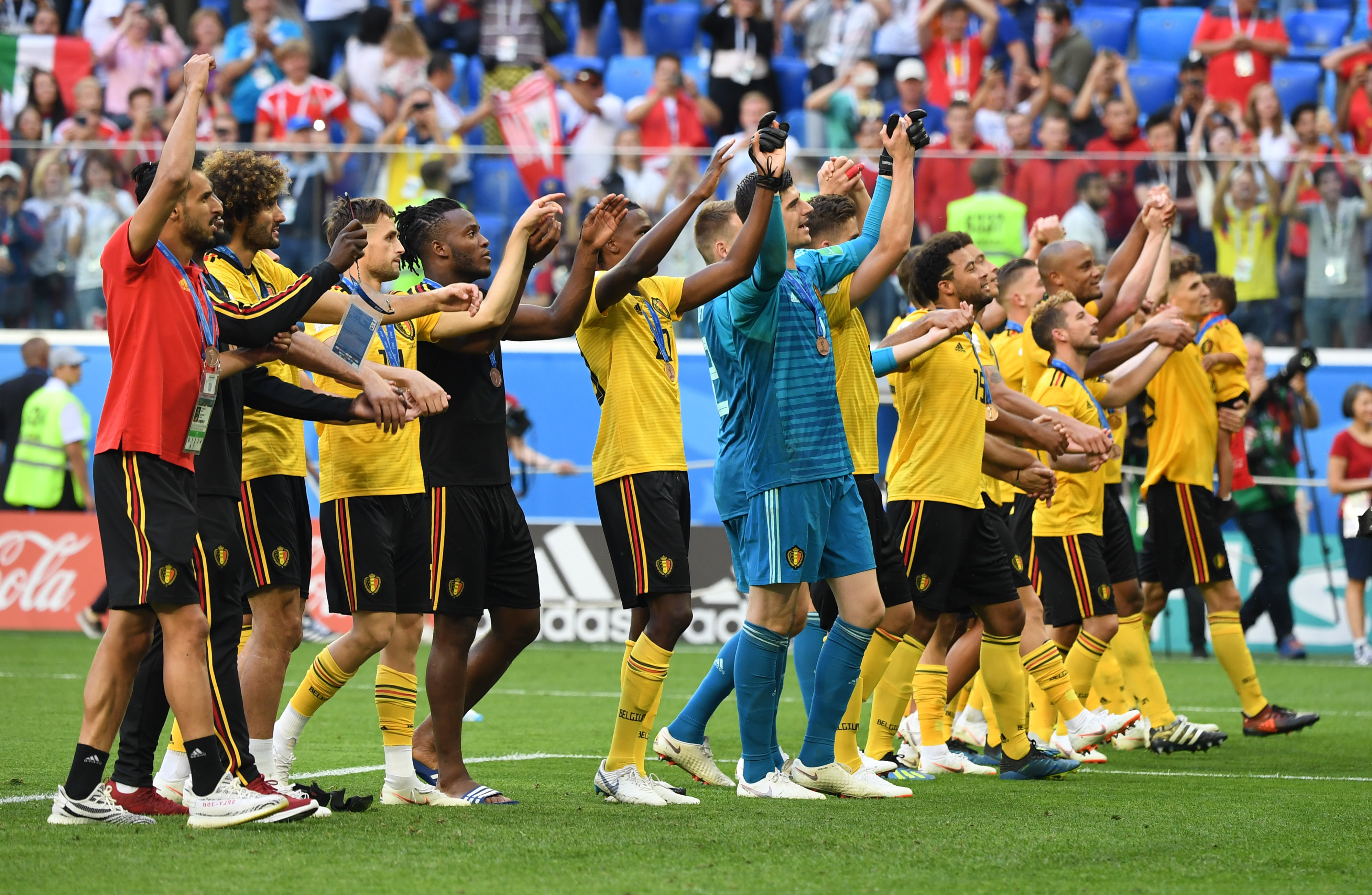 杜兰特关键投篮稳定输出（杜兰特关键时刻投篮稳健发挥）