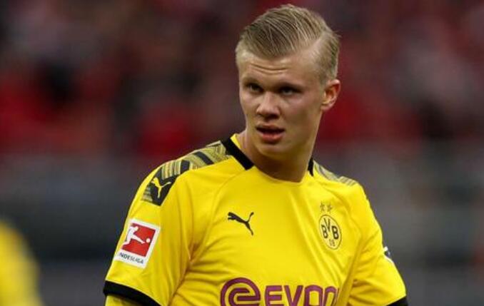 左右脚开弓 欧冠双响+MVP！前曼联天才乱杀：20场13球4助（欧冠梅开二度当选MVP！前曼联天才左右开弓，20战13球4助）